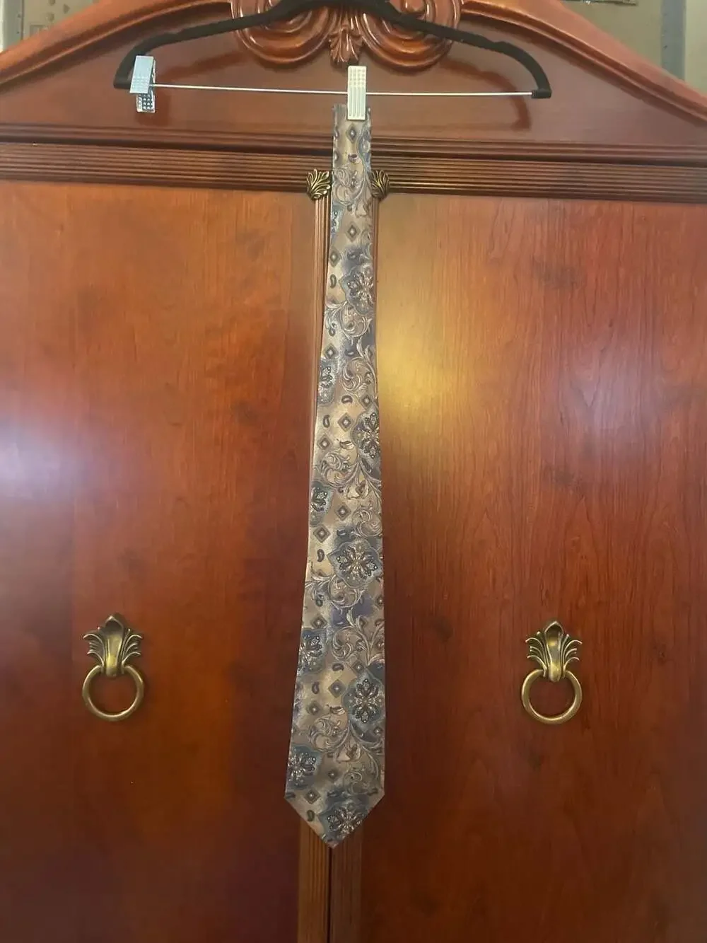 Henry Grethel 100% Italian Silk Vintage Paisley and Floral Medallion Necktie